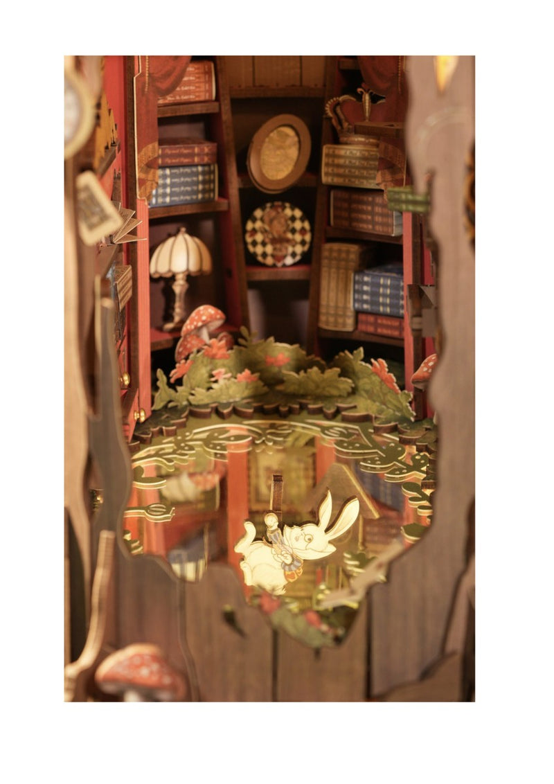 Robotime houten 3D puzzel - book nook - Alice Adventure