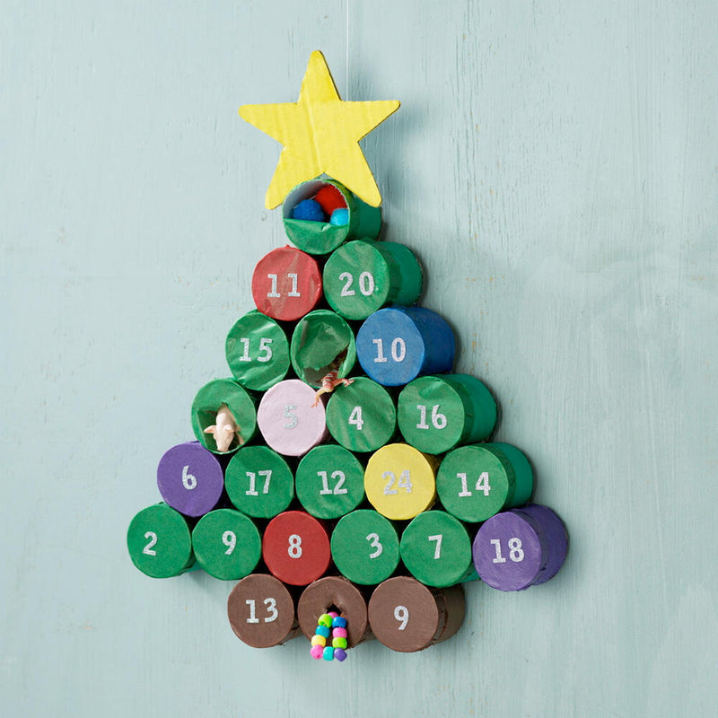 een adventkalender van WC rollen