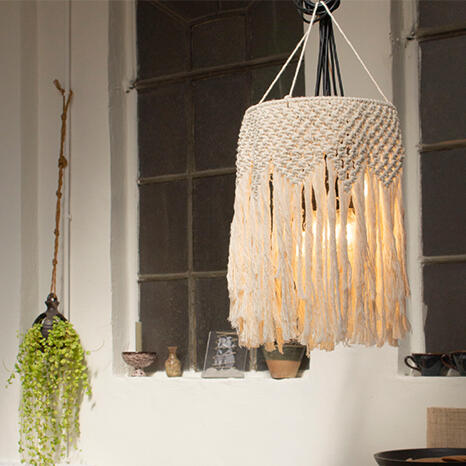 een macramé lampenkap
