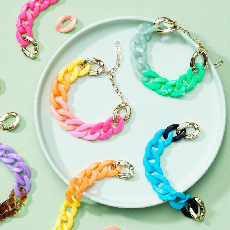 een armband met mega schakels