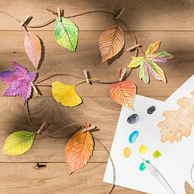 een slinger van herfstblaadjes