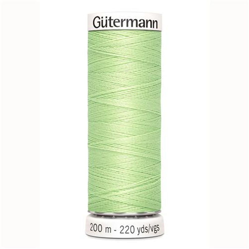 Gütermann naaigaren - universeel - 152 lichtgroen