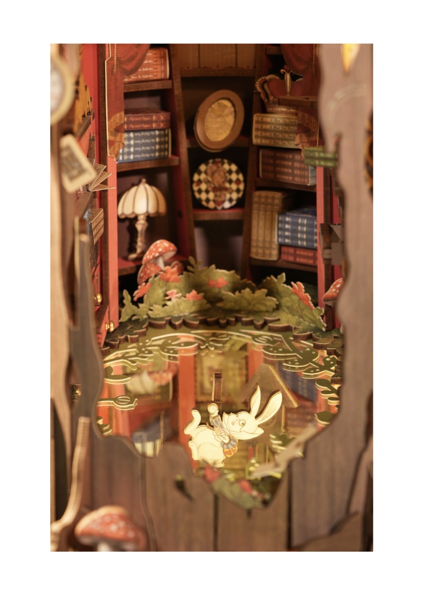 Robotime houten 3D puzzel - book nook - Alice Adventure