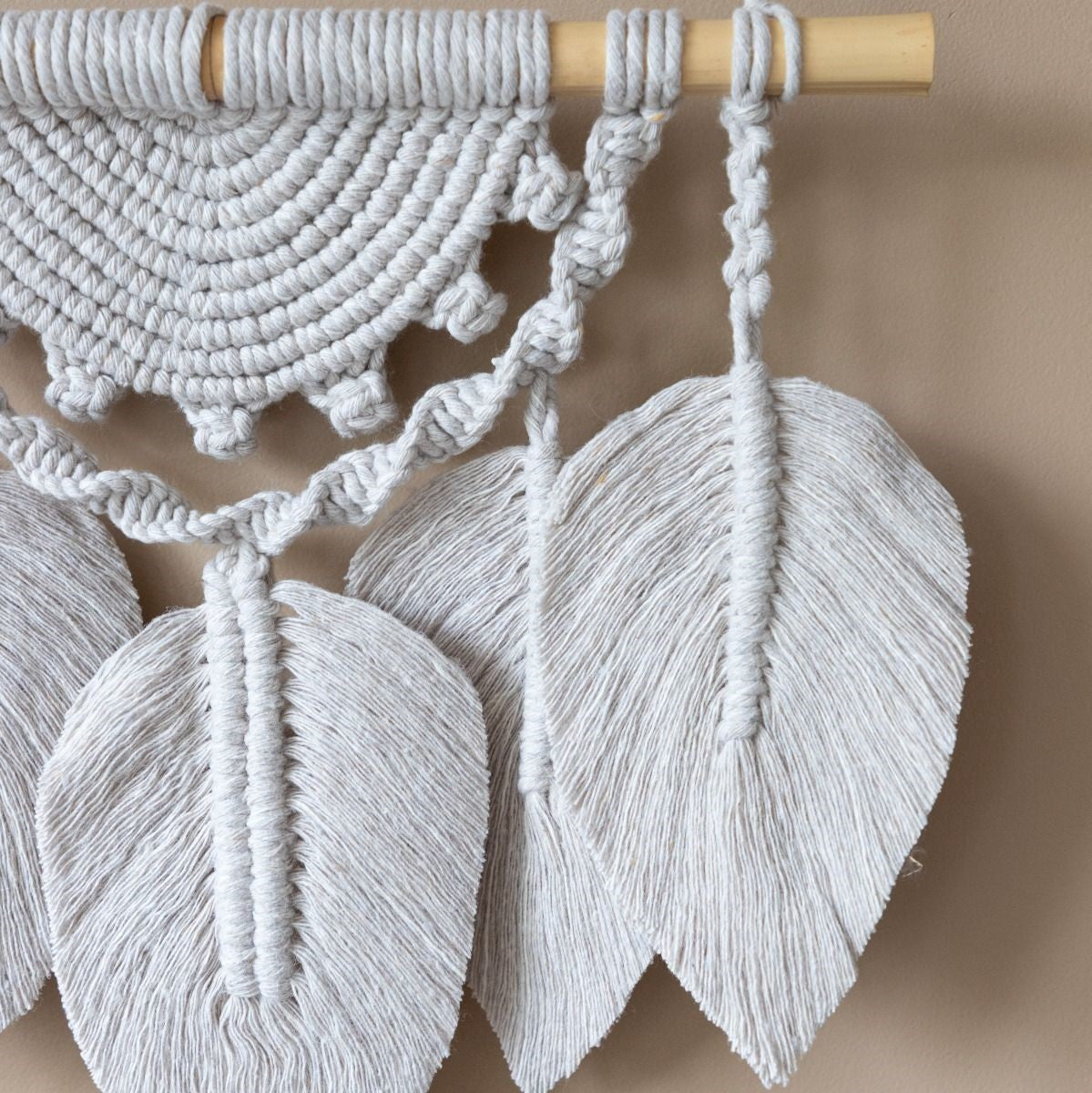 Hoooked DIY kit - macramé hanger Faros - biscuit