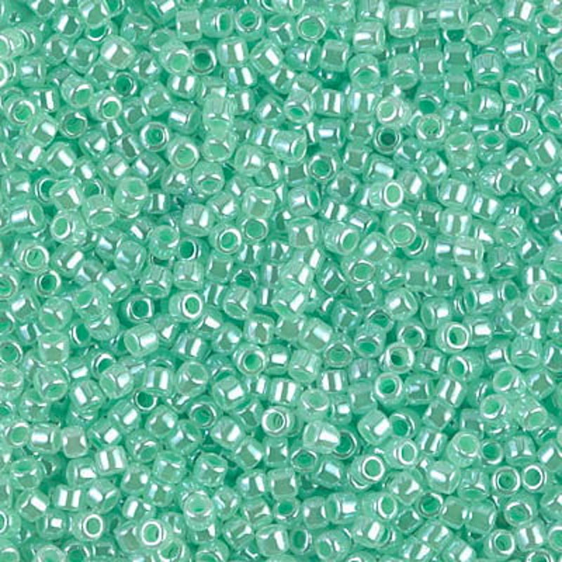 MIYUKI Delica kralen - 10/0 - DBM0237 Mint green ceylon pearl gloss