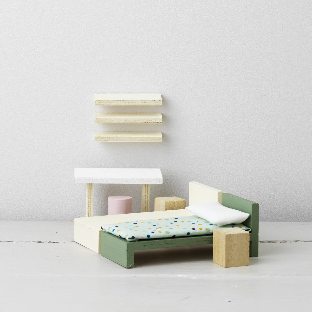 houten poppenhuismeubeltjes - kinderkamer