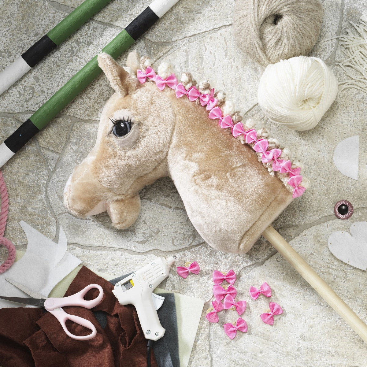 Hobby Horse - manen bandjes - roze strikken