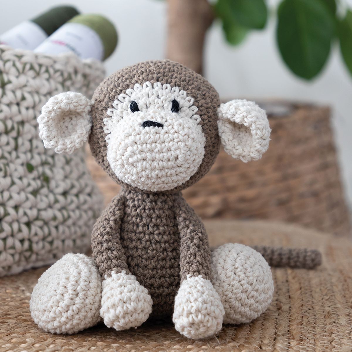 Hoooked DIY kit - Monkey Mace - taupe