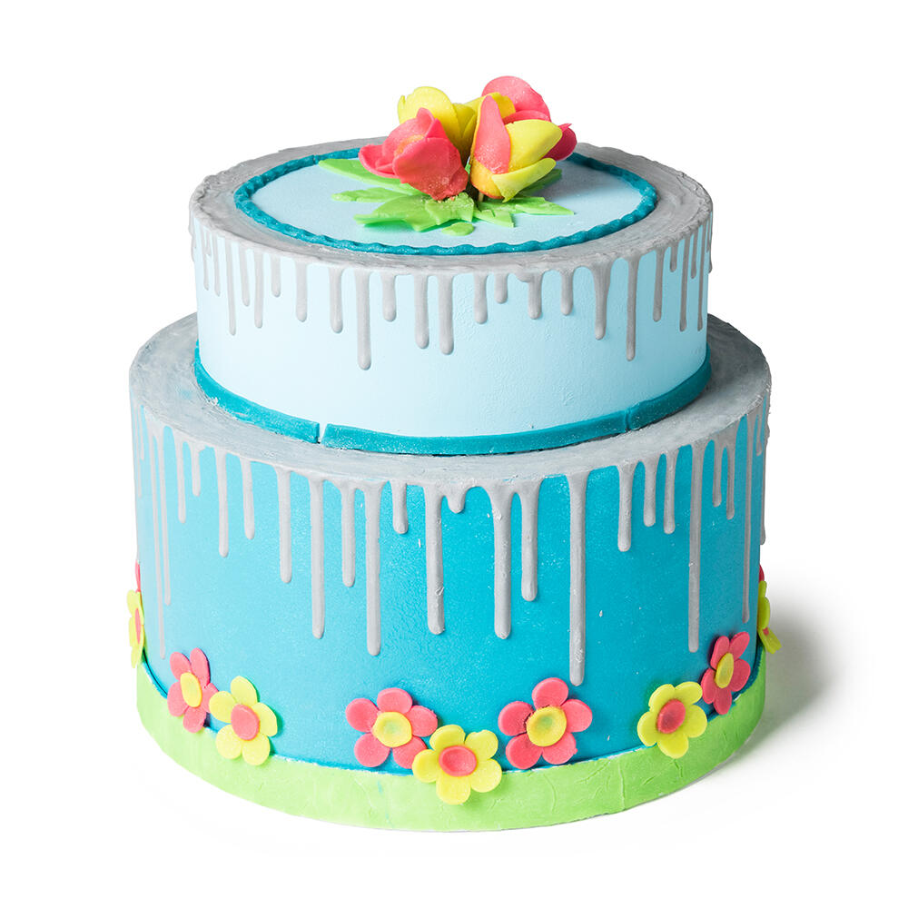 een dripcake met bloemen