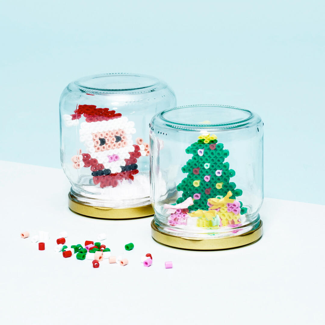een strijkkralen snow globe