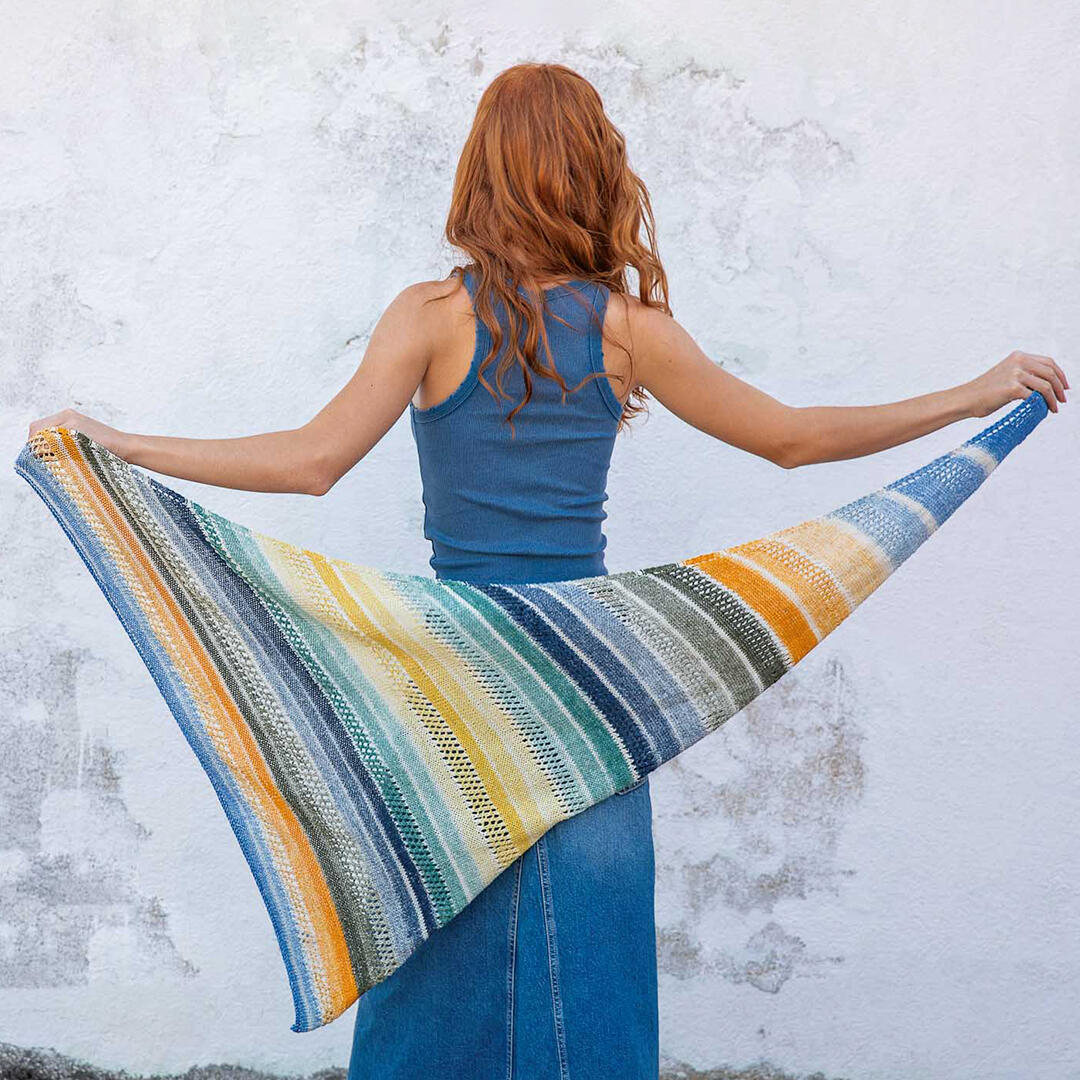 een sjawl van Katia Fair Cotton Infinity garen