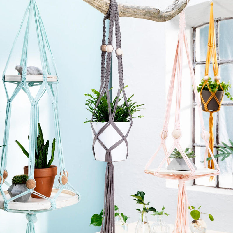 macramé plantenhangers met hout