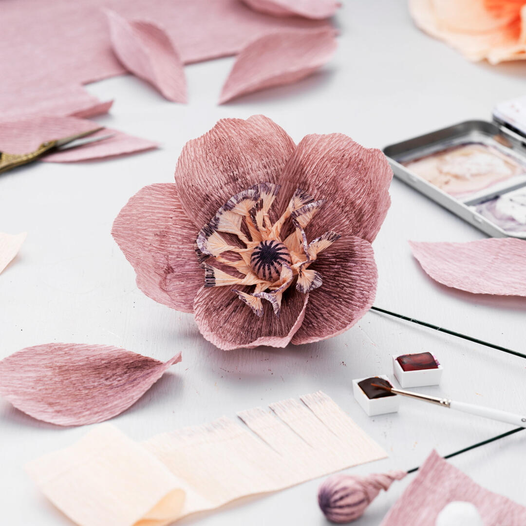 papieren bloemen met aquarel