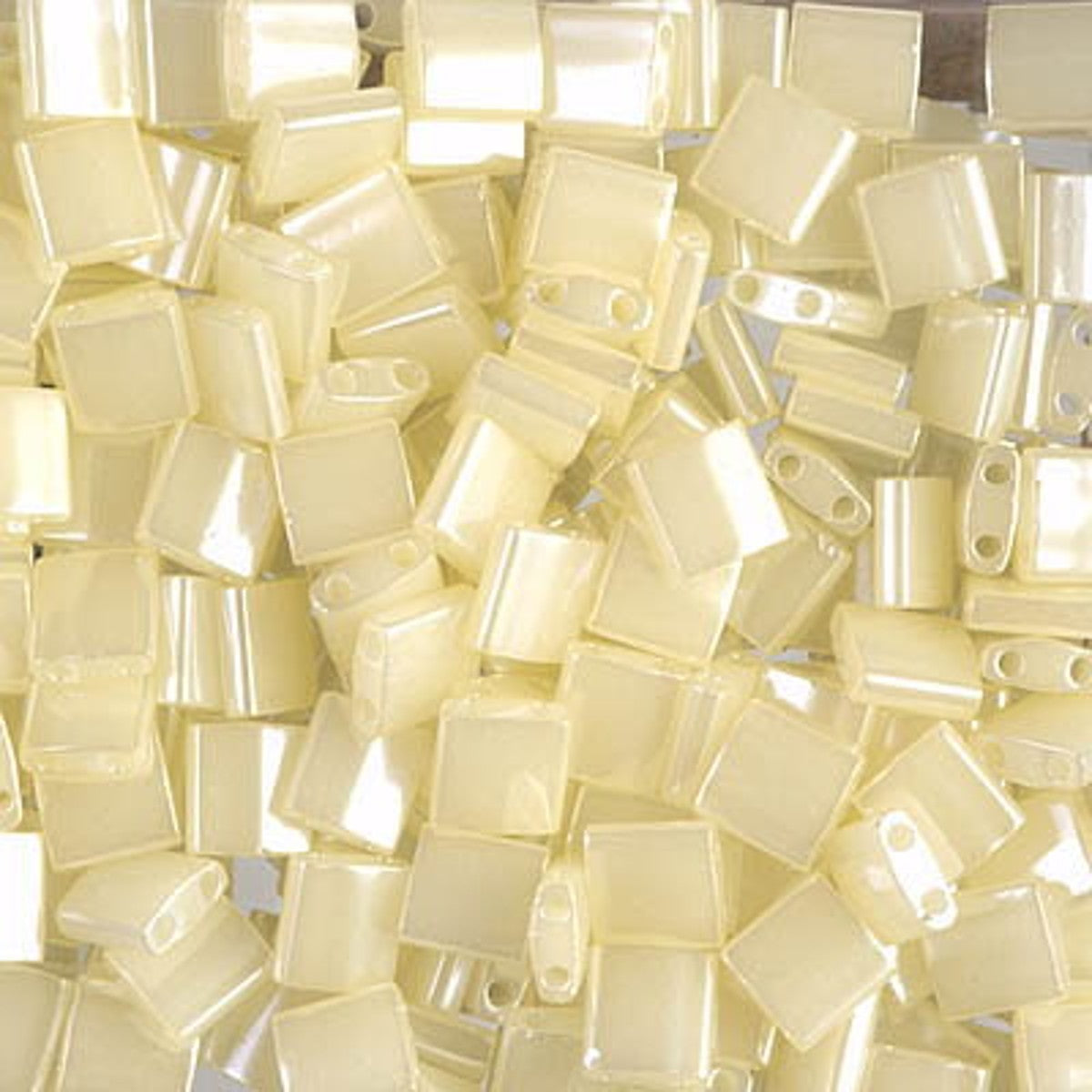 MIYUKI Tila kralen - TL513 Butter cream ceylon pearl gloss