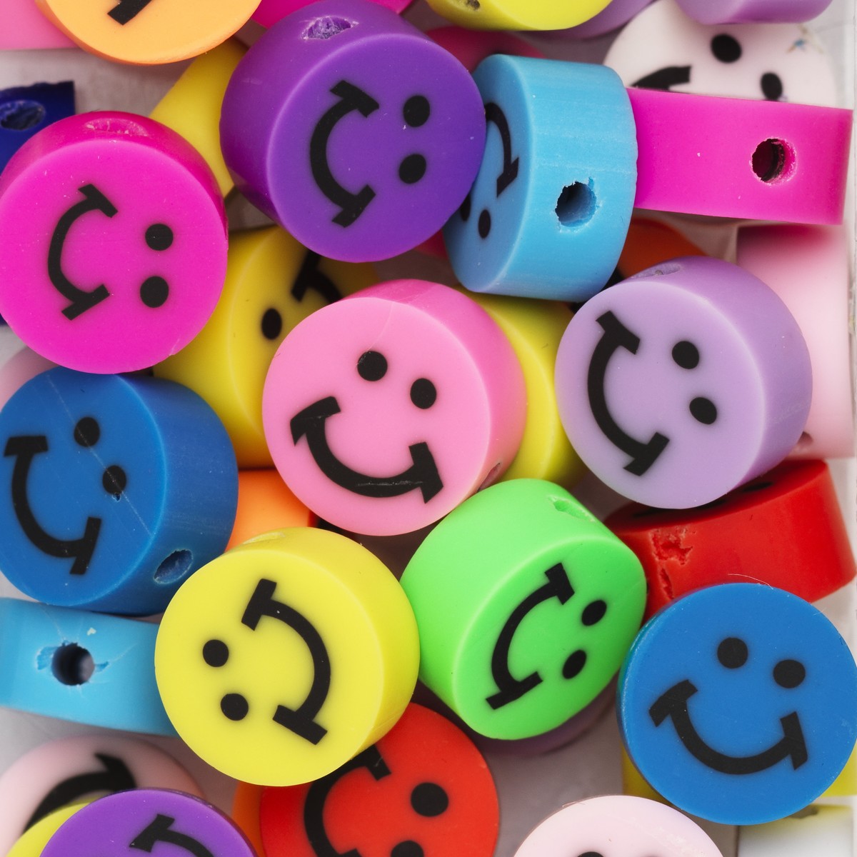 Polymeerklei kralen - 100 stuks - smileys