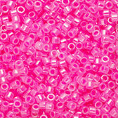TOHO Treasure kralen - 11/0 - #910 neonroze transparant