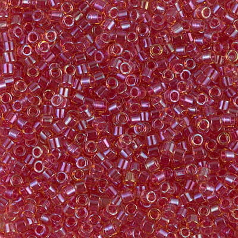 MIYUKI Delica kralen - 10/0 - DBM0062 Light cranberry transparent iris gloss