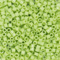 TOHO Treasure kralen - 11/0 - #44 lichtgroen glans
