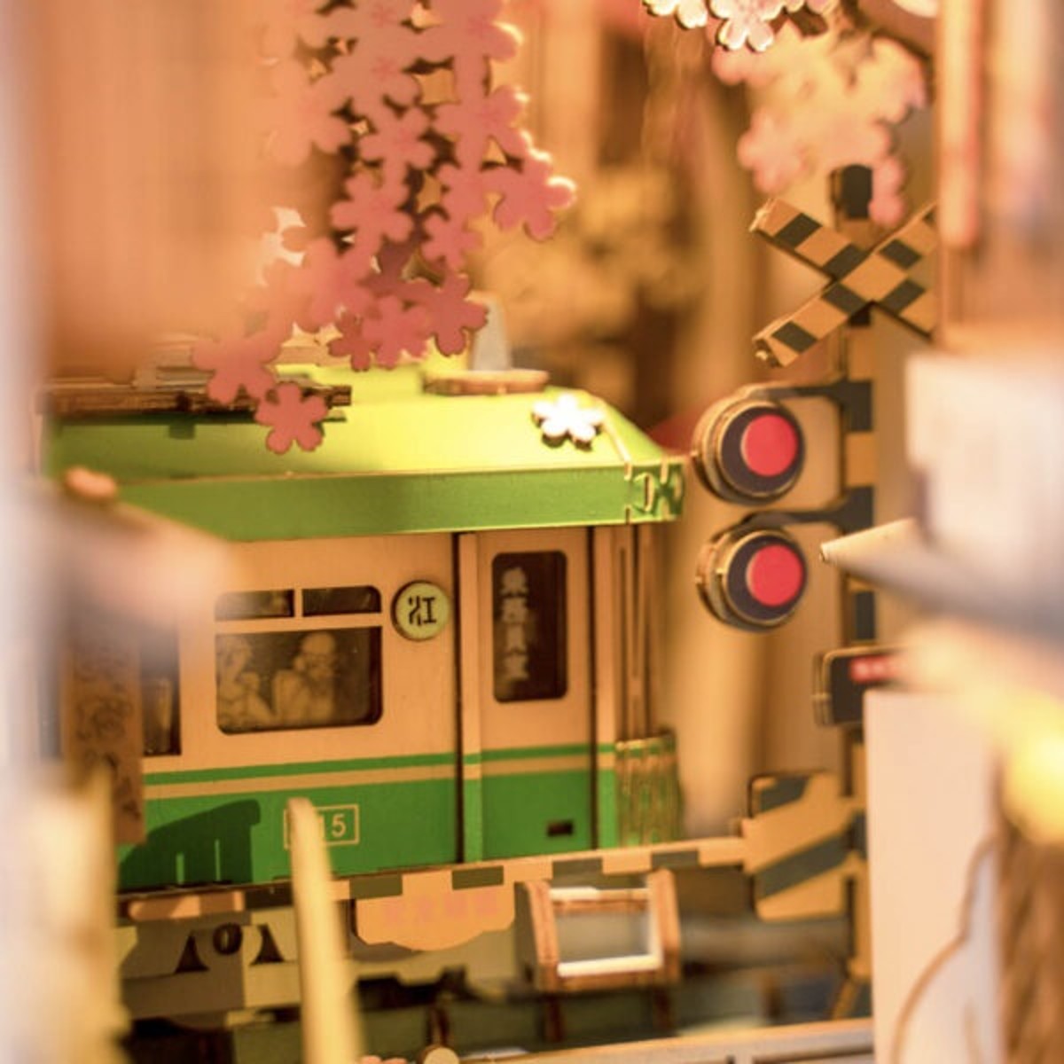 Robotime houten 3D puzzel - book nook - Sakura Densya